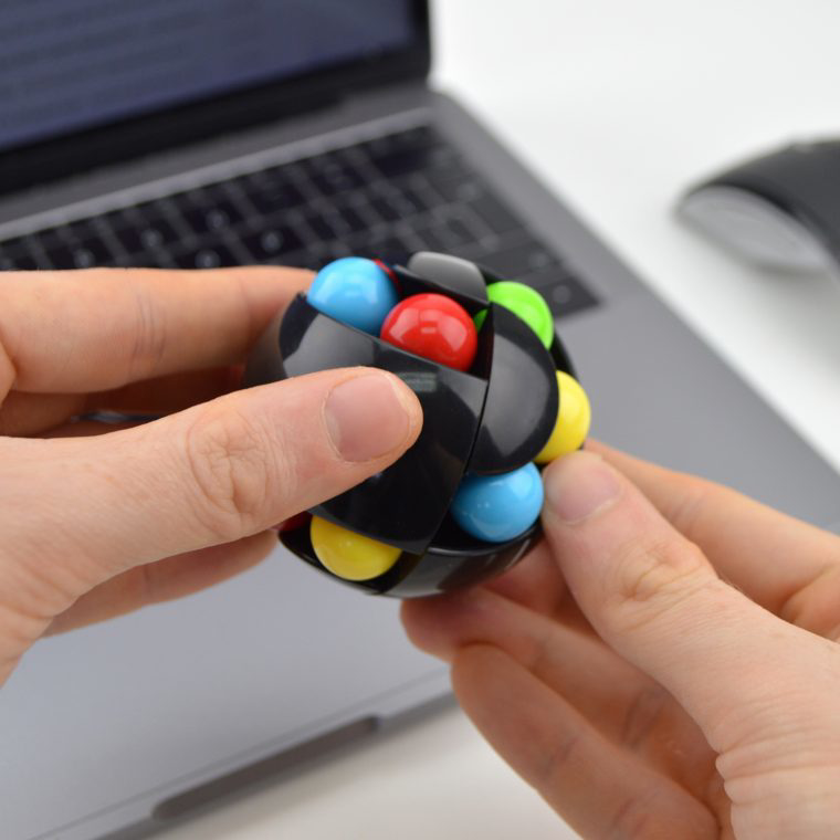 Round Puzzle Toys with Balls in.