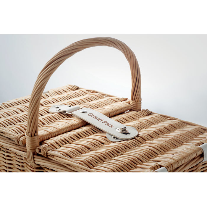 Wicker basket with print on strap