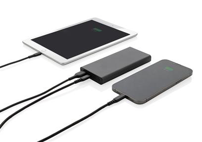 10,000mAh power bank in use