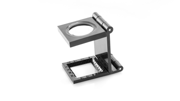 black foldable magnifier