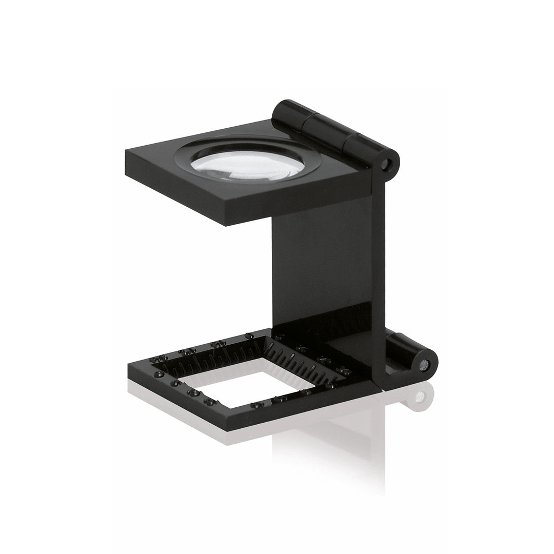 black foldable magnifier