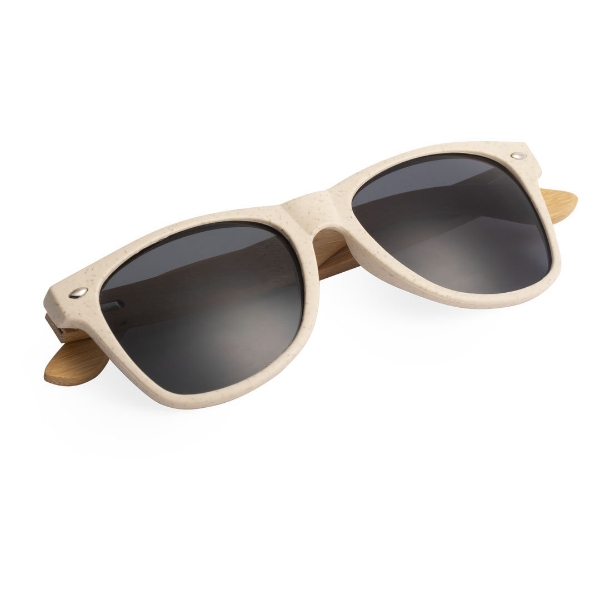 	Eco bamboo sunglasses folded