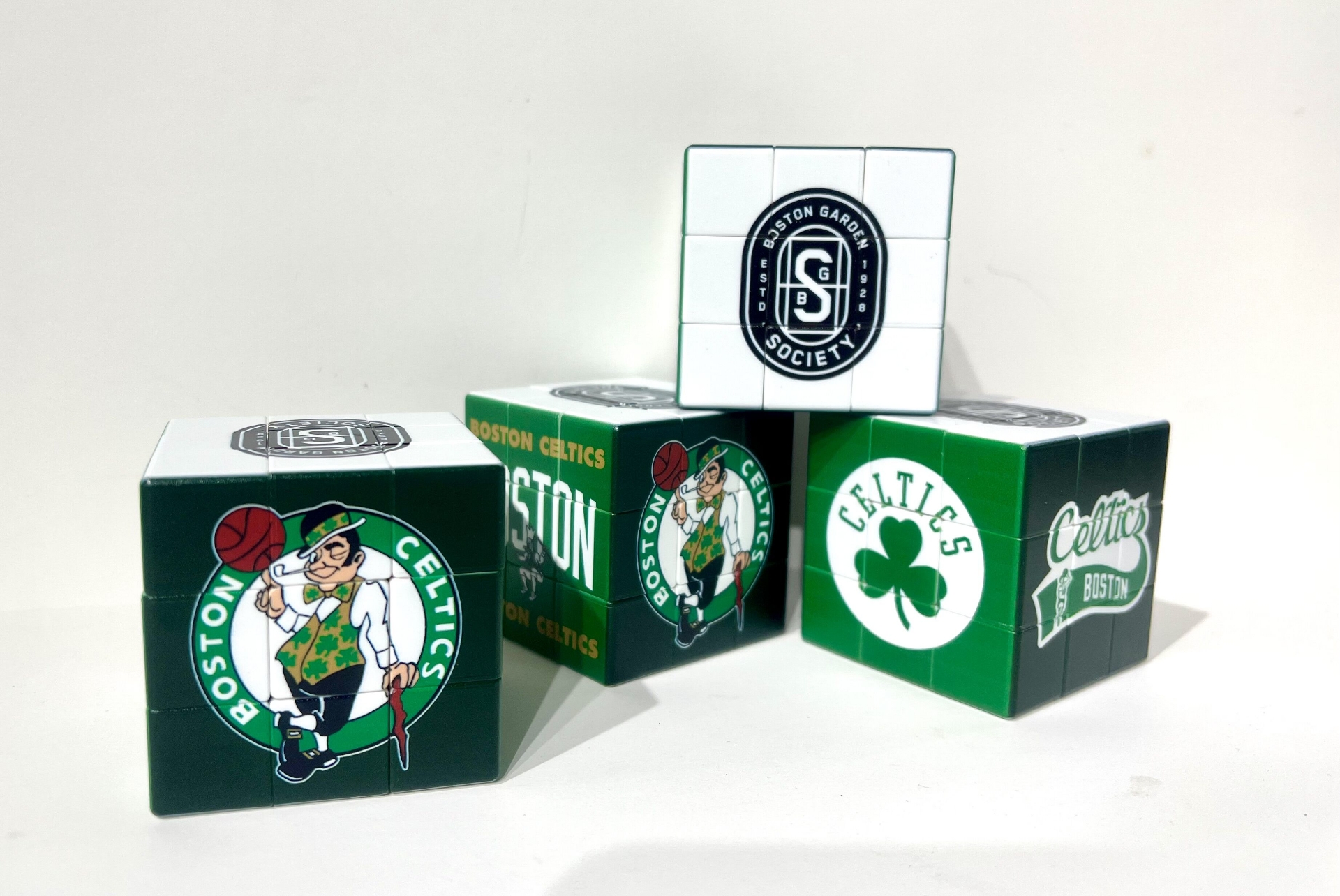 Rotating Puzzle Cube